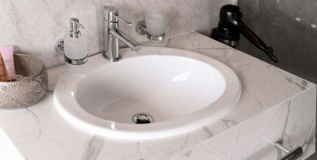 ceasarstone-bathroom